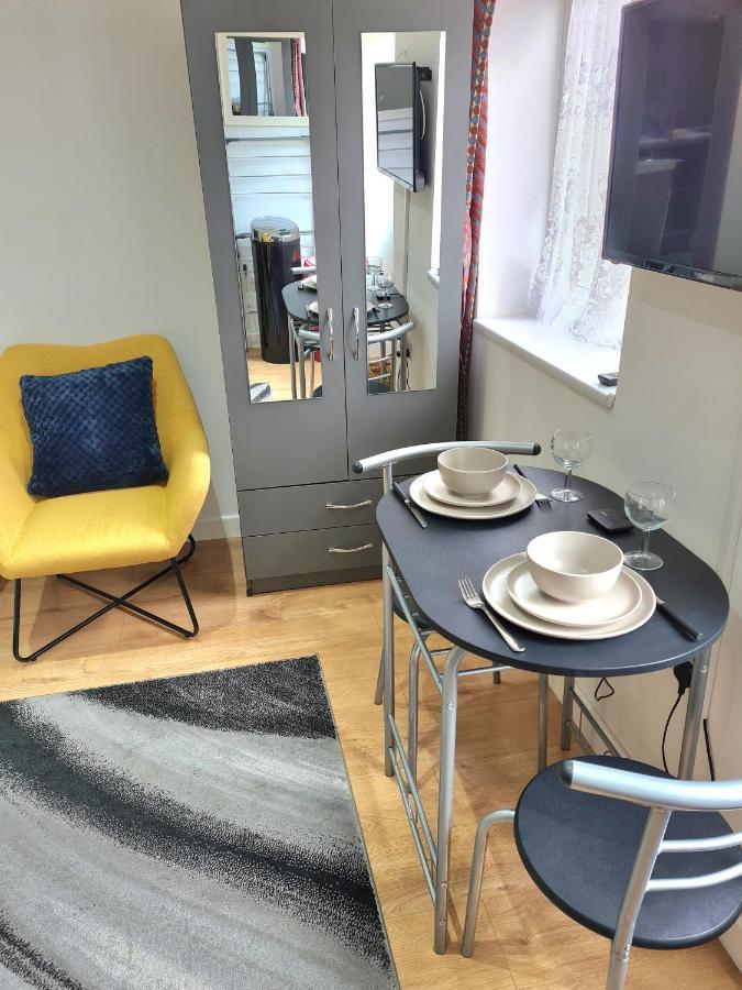 Lovely Central Studio/2Bed - 5Min To Train Station Слау Экстерьер фото